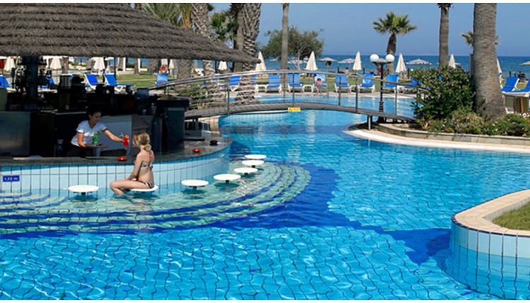 The Golden Bay Beach Hotel, Кипр